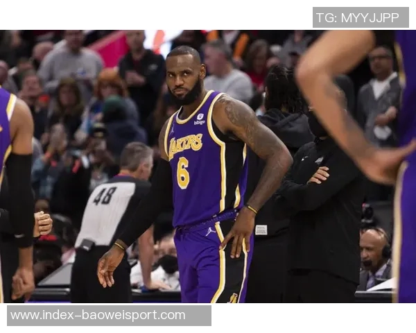 阿里纳斯分析詹姆斯转型辅助角色浓眉未能承担重任 阿里纳斯分析詹姆斯转型辅助角色浓眉未能承担重任