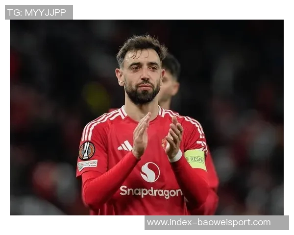 B费调侃B席场上抱怨更甚自己引发球迷热议