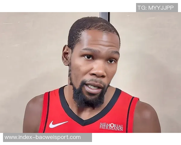 杜兰特怒斥斯普利特表现不佳对开拓者点球选择表示不满